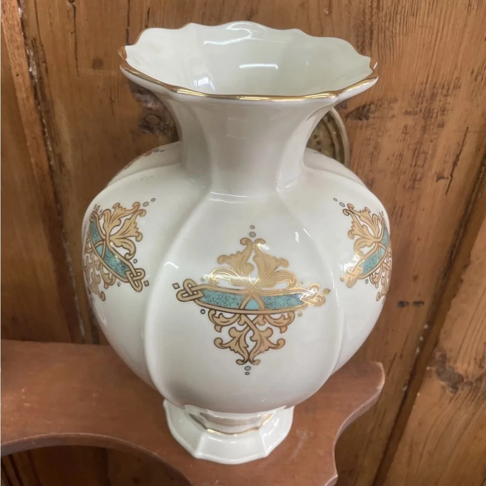 Lenox Collectible Porcelain Catalan Vase 8” Made in USA Gold Green Retired‎